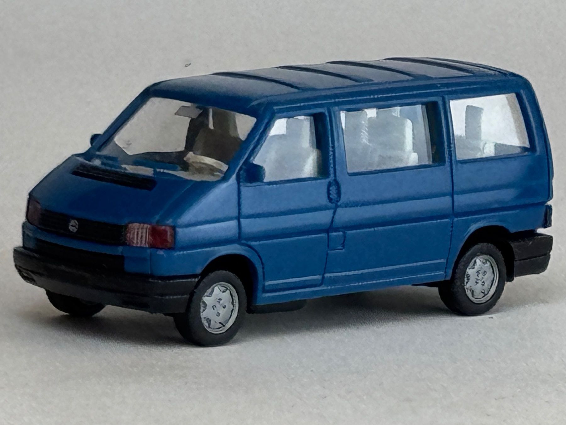 Wiking Modellini d'auto: VE1- Wiking VW T4 Bus blau – Usato da Elm venduto da Wikmtz