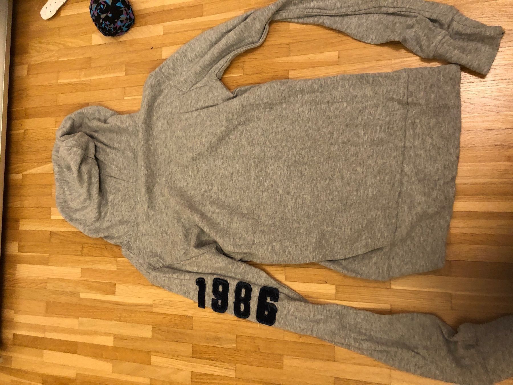 Pullover & Sweatshirts: Dünner Pullover ca. Grösse S – Gebraucht aus Lupsingen von sta_wgg5 4