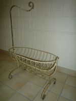 ANCIEN LIT DE POUPEES EN METAL