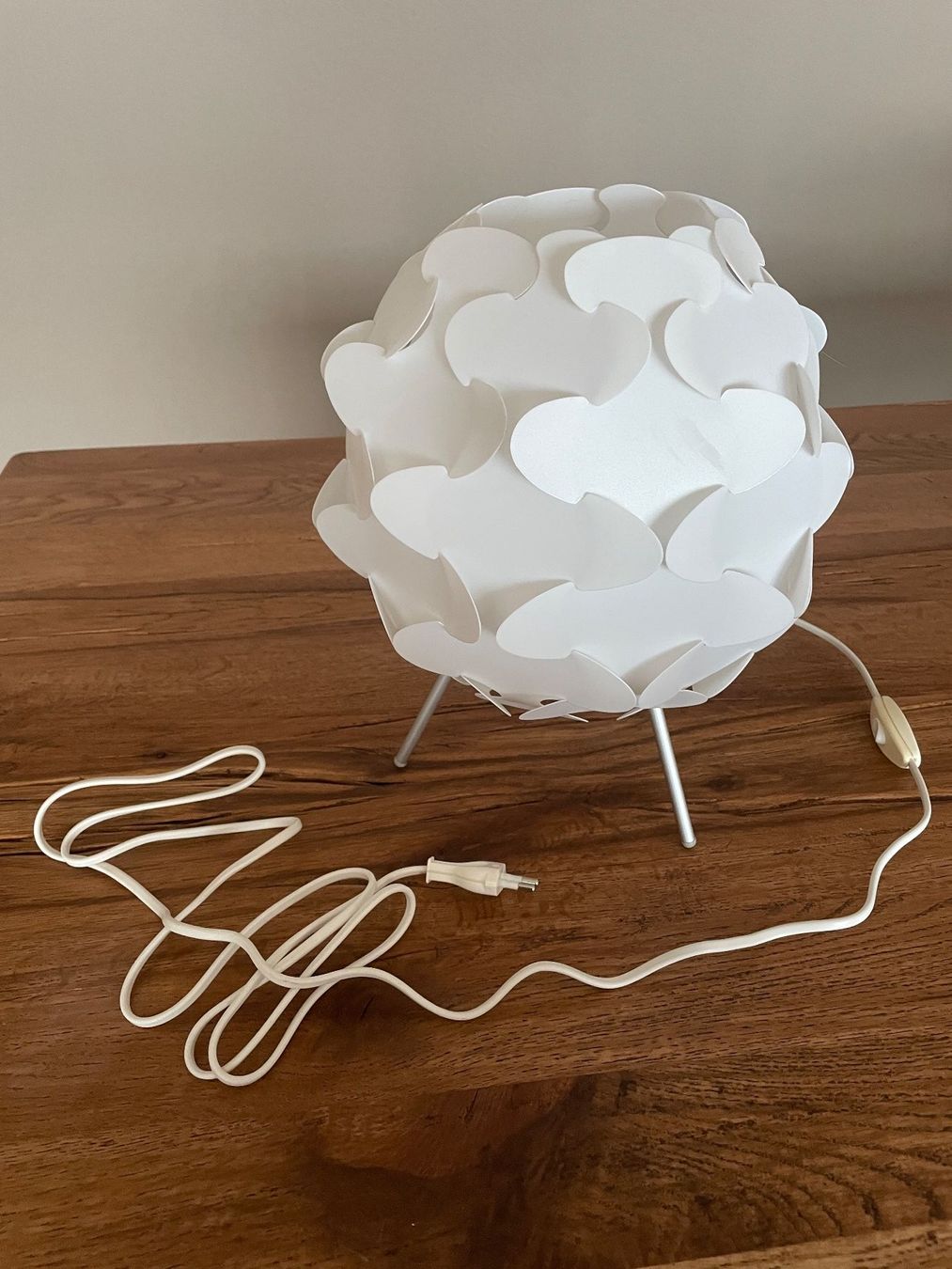 Comodini: IKEA Fillsta Nachttischlampe weiss – Usato da Rothenburg venduto da Disney3 1