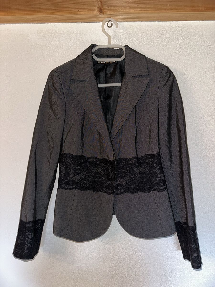Anzüge & Kostüme: Eleganter Blazer mit schwarzer Spitze, Gr. M, top Zus – Neu (gemäss Beschreibung) aus Betschwanden von Racer00
