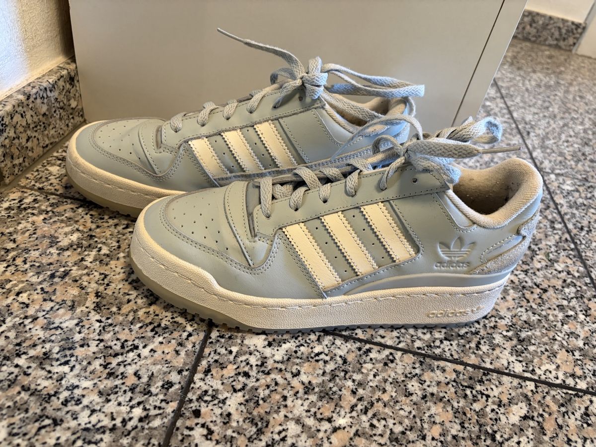 Scarpe da donna: Adidas Schuhe – Usato da Luzern venduto da Alisha_10