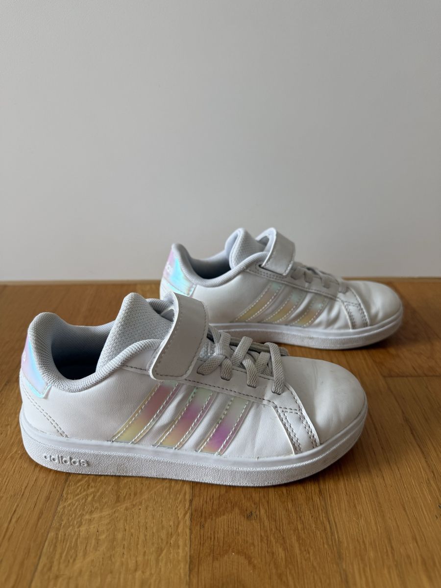 Adidas Scarpe per ragazze: Adidas Turnschuhe gr. 30 – Usato da Seuzach venduto da Eve87