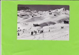 Arosa-Skifelder von Inner-Arosa, belebt