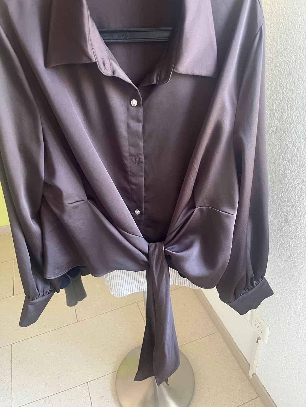 Lotti di vestiti: Schöne Damenbekleidung, Grösse 38 – Usato da Suhr venduto da brigittaba 6