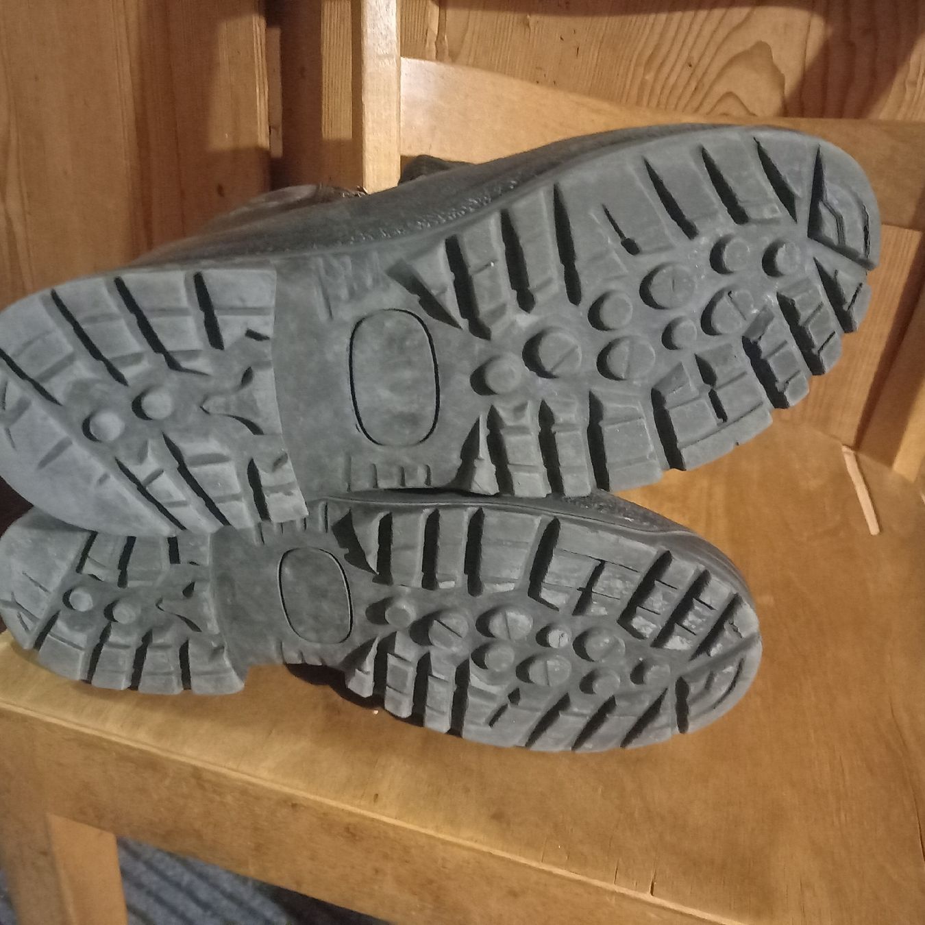 Meindl Scarpe da uomo: Meindl Gore-Tex Winterstiefel, Grösse 40, gebraucht – Usato da Galgenen venduto da Allerlei8854 4