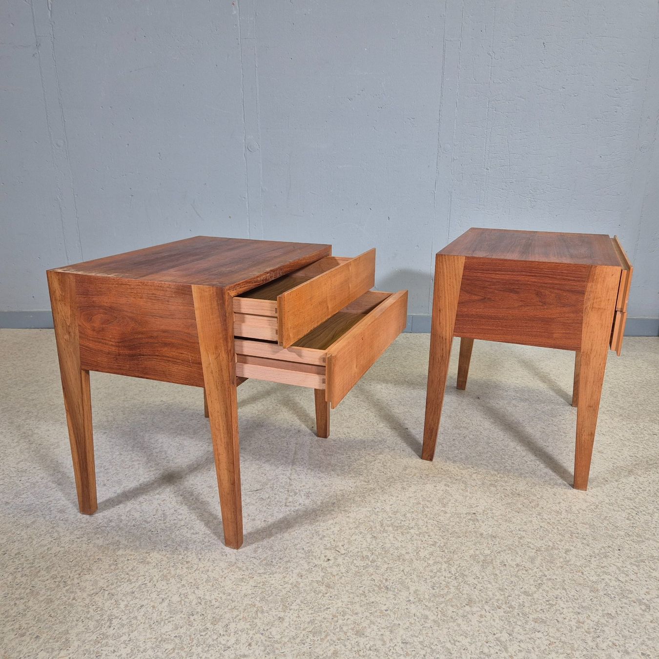 Kommoden: 1 x 1960 Night-Stand, Kommode Nachttisch Schubladenkommode – Gebraucht aus Nottwil von Wondewa-Shop