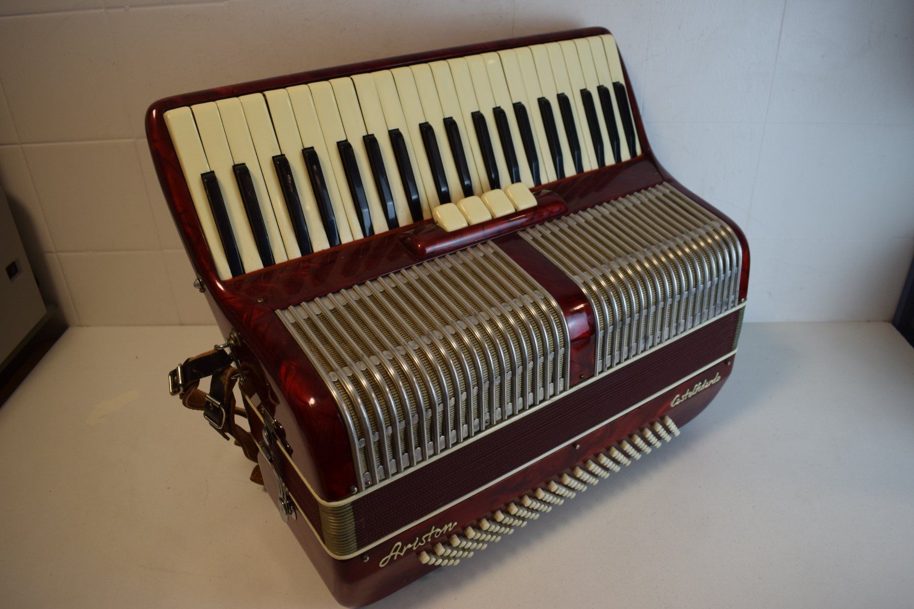 Strumenti musicali: Akkordeon chromatisch Ariston Castelfidardo – Usato da Zürich venduto da baumusik 1