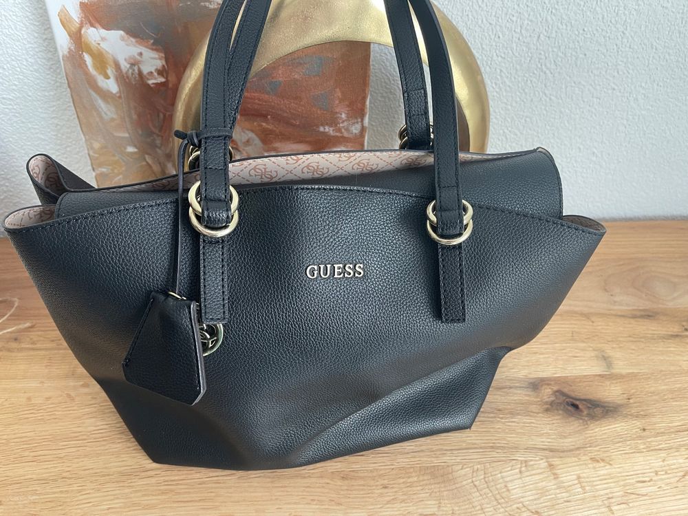 Sac à Main Guess Modèle Tulip Status En Satchel Rouge - Occasion - Photo Illustrative