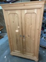 Tannenschrank antik