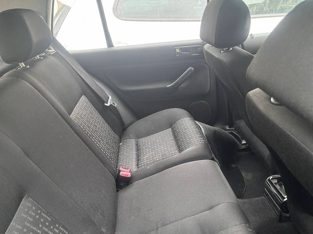 Automobili: Vw Golf Automat – Usato da Biel/Bienne venduto da 300ccc 4