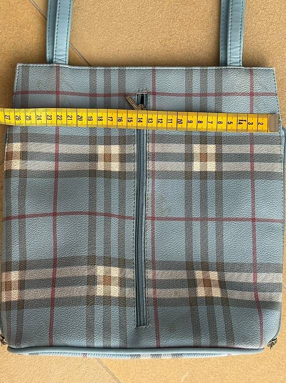 Taschen für Damen: Tasche/ Kunstleder/ mit Innenfutter/Magnetverschluss – Gebraucht aus Dübendorf von nerino03 3