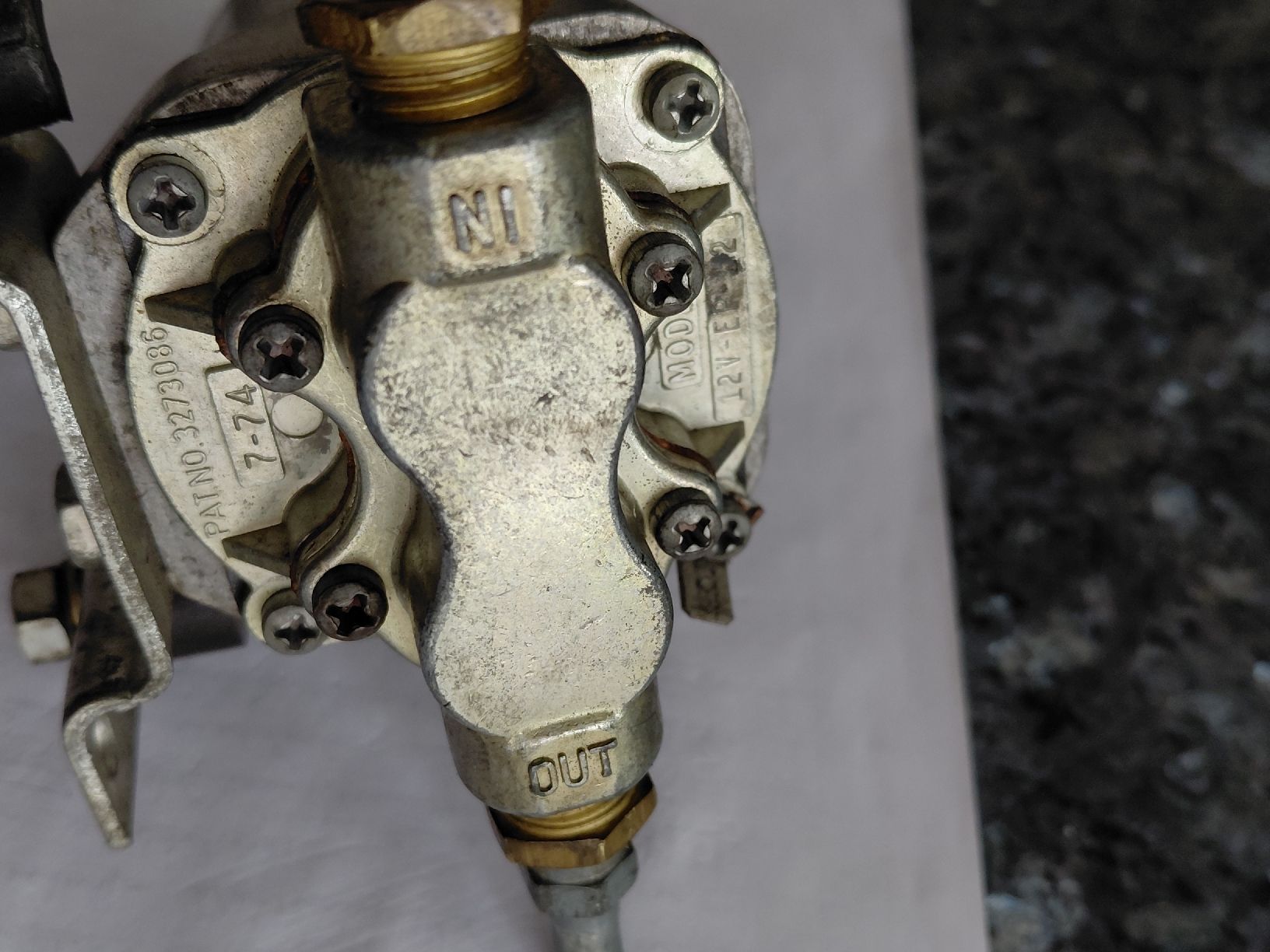Jaguar Tutti pezzi di ricambio auto: Benzinpumpe zu Jaguar Oldtimer – Difettoso da Bonaduz venduto da topolino052 2