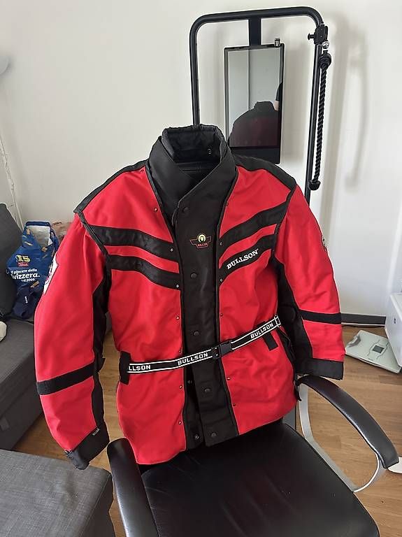 Lotti di vestiti: Motorrad Jacke & Hose? CHF 180 – Usato da Zug venduto da Aaliyah8