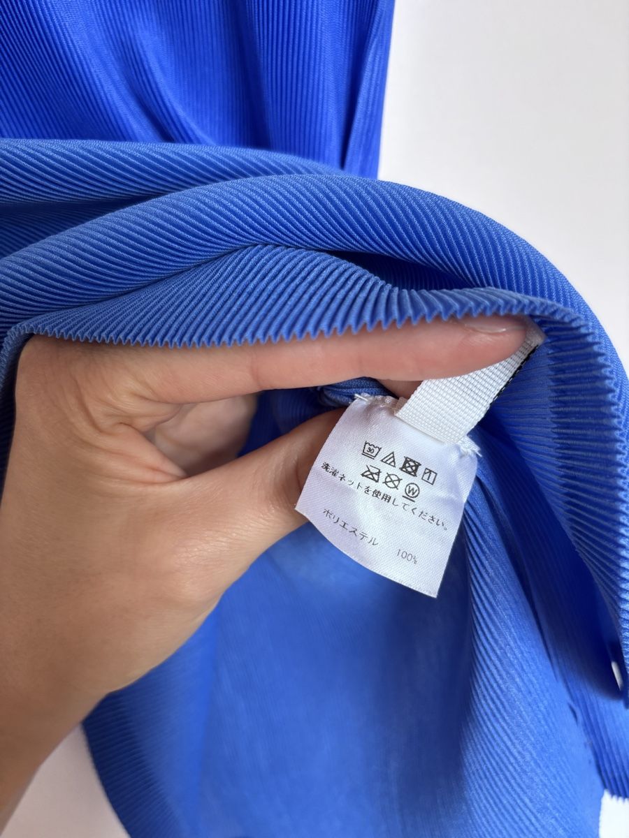 Issey Miyake Top: Issey Miyake - pleats please top – Nuovo (secondo la descrizione) da Zürich venduto da Hanna-Hadorn 1