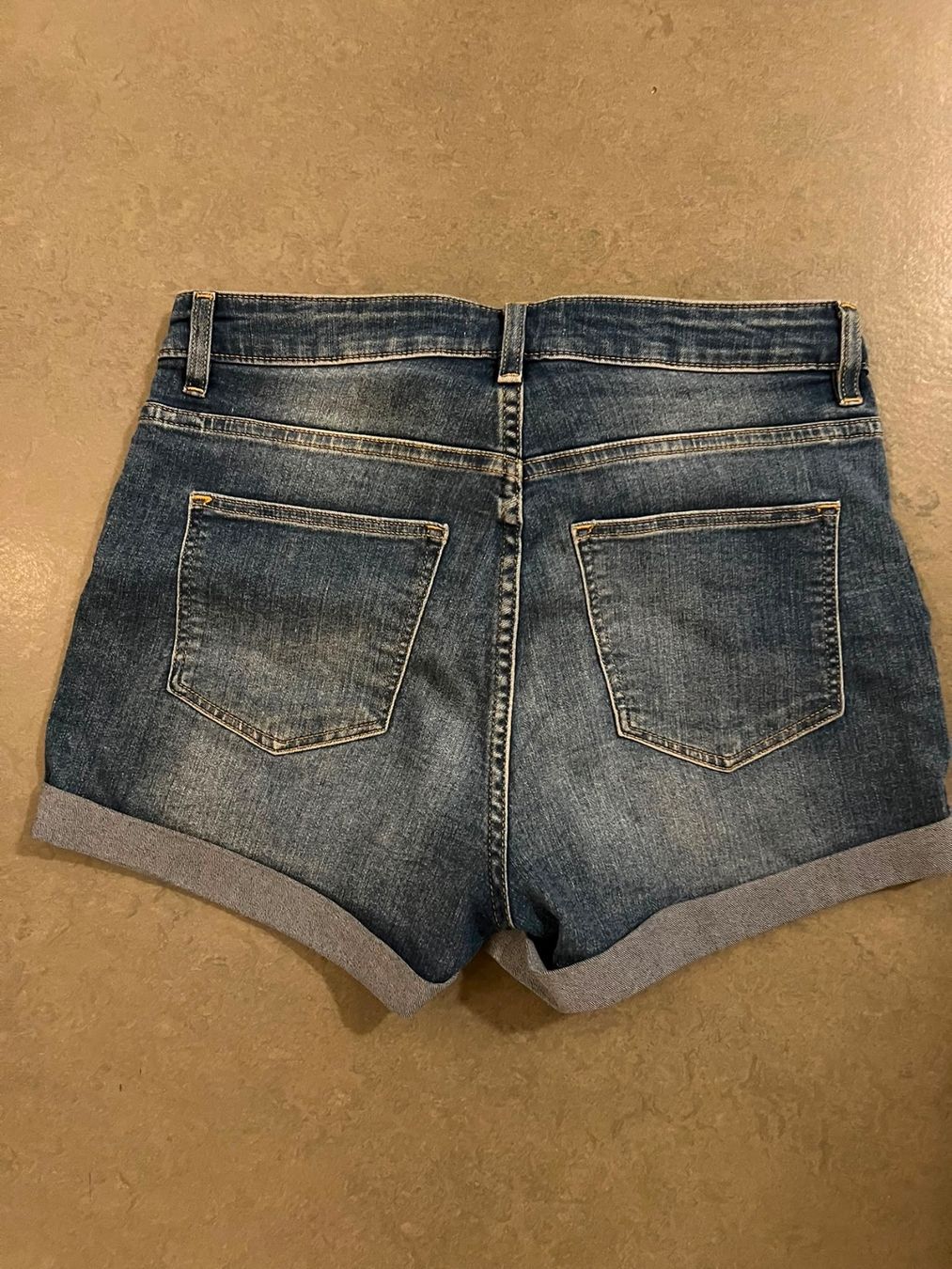 H&M Jeans: Damen Jeans Shorts – D'occasion à Zürich par Ivona3 1