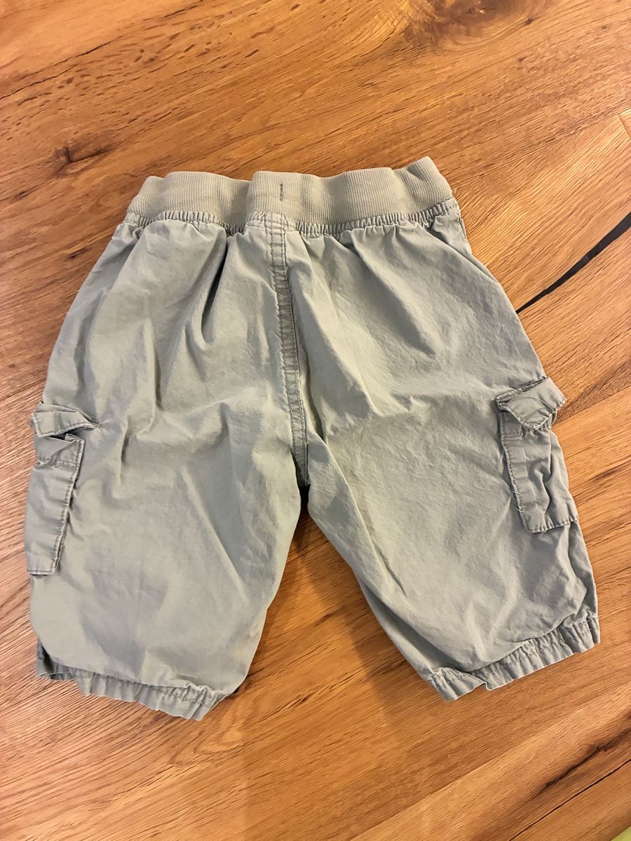 Kleiderpakete & -sets: 2 Shorts / Grösse 122 – Gebraucht aus Münchenstein von Pricemaker100 5
