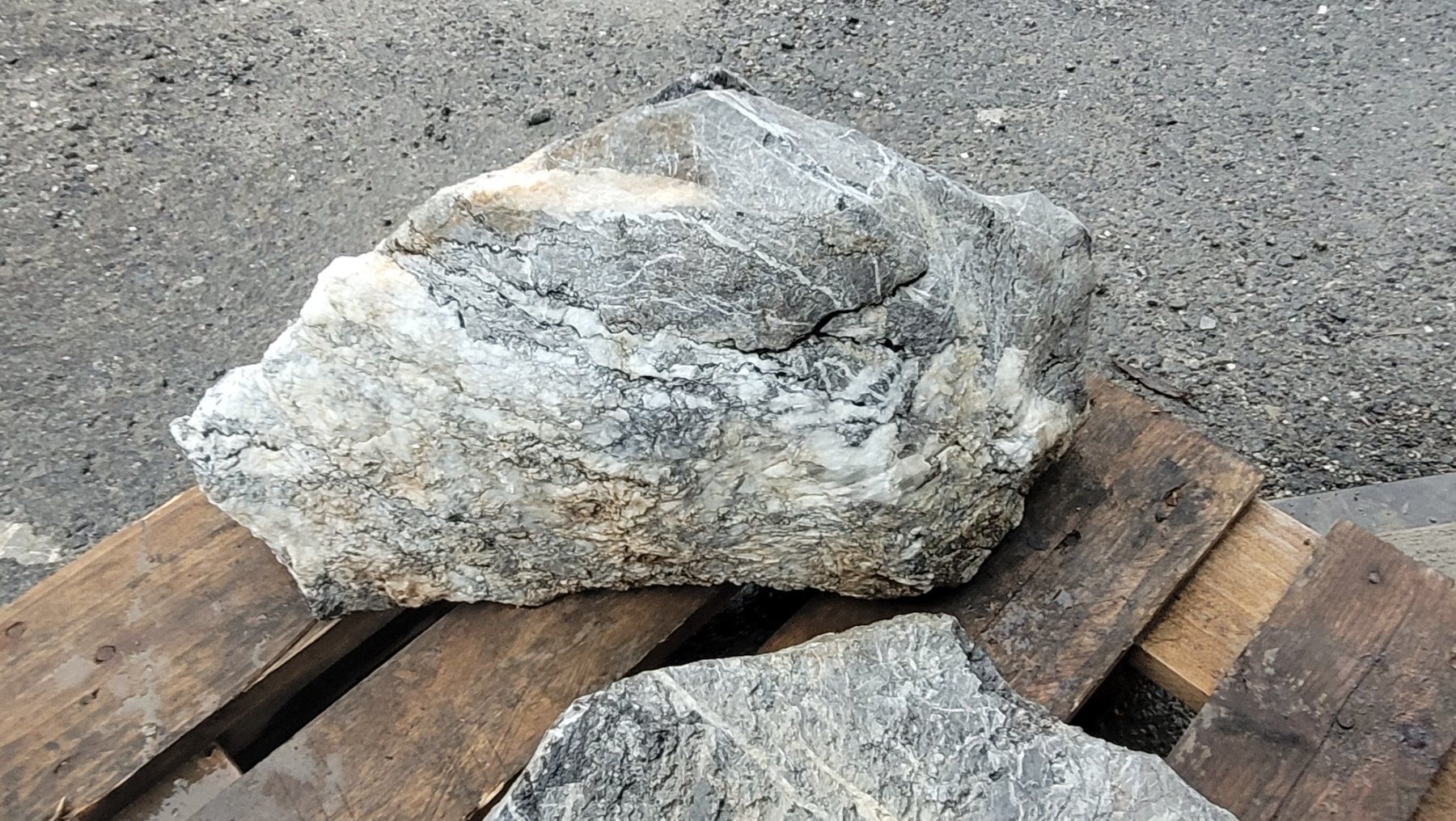 Steine & Dachziegeln: Findlinge Alpenkalk – Gebraucht aus Kerns von avr75 3