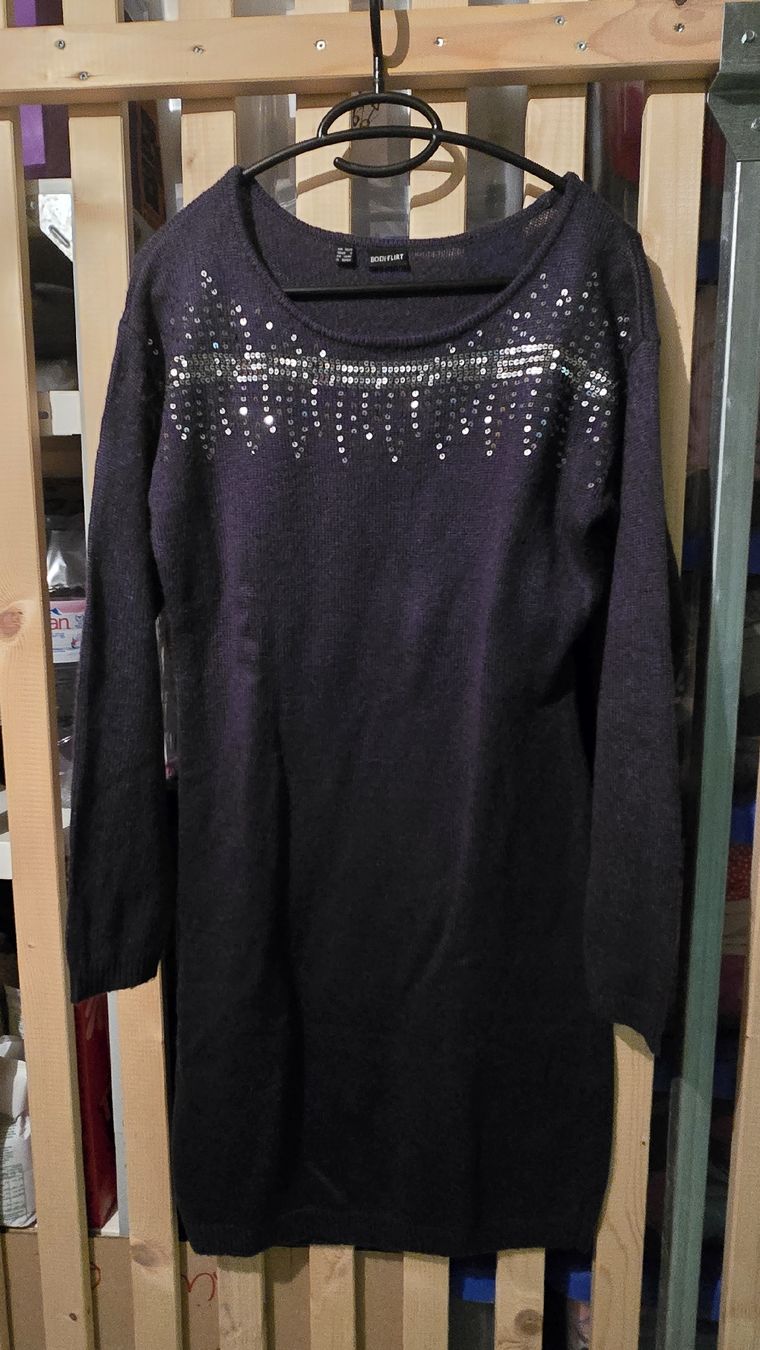 Vestiti: Diverses Robes taille 38/M – Usato da Düdingen venduto da Ayatola 2