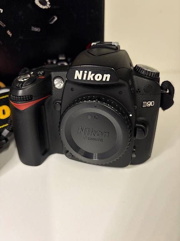 Nikon Fotocamera: Nikon D90 (solo corpo) – Usato da Mendrisio venduto da MarA_82 1