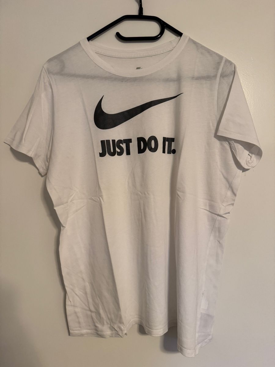 Nike T-shirt: Nike Tshirt – Nuovo (secondo la descrizione) da Ottenbach venduto da Mani769