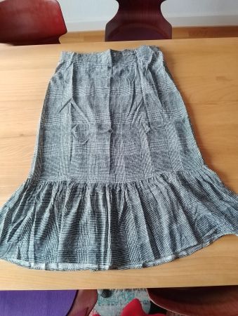 Luftiger leichter Sommerjupe mit Volants ca. Gr. 40