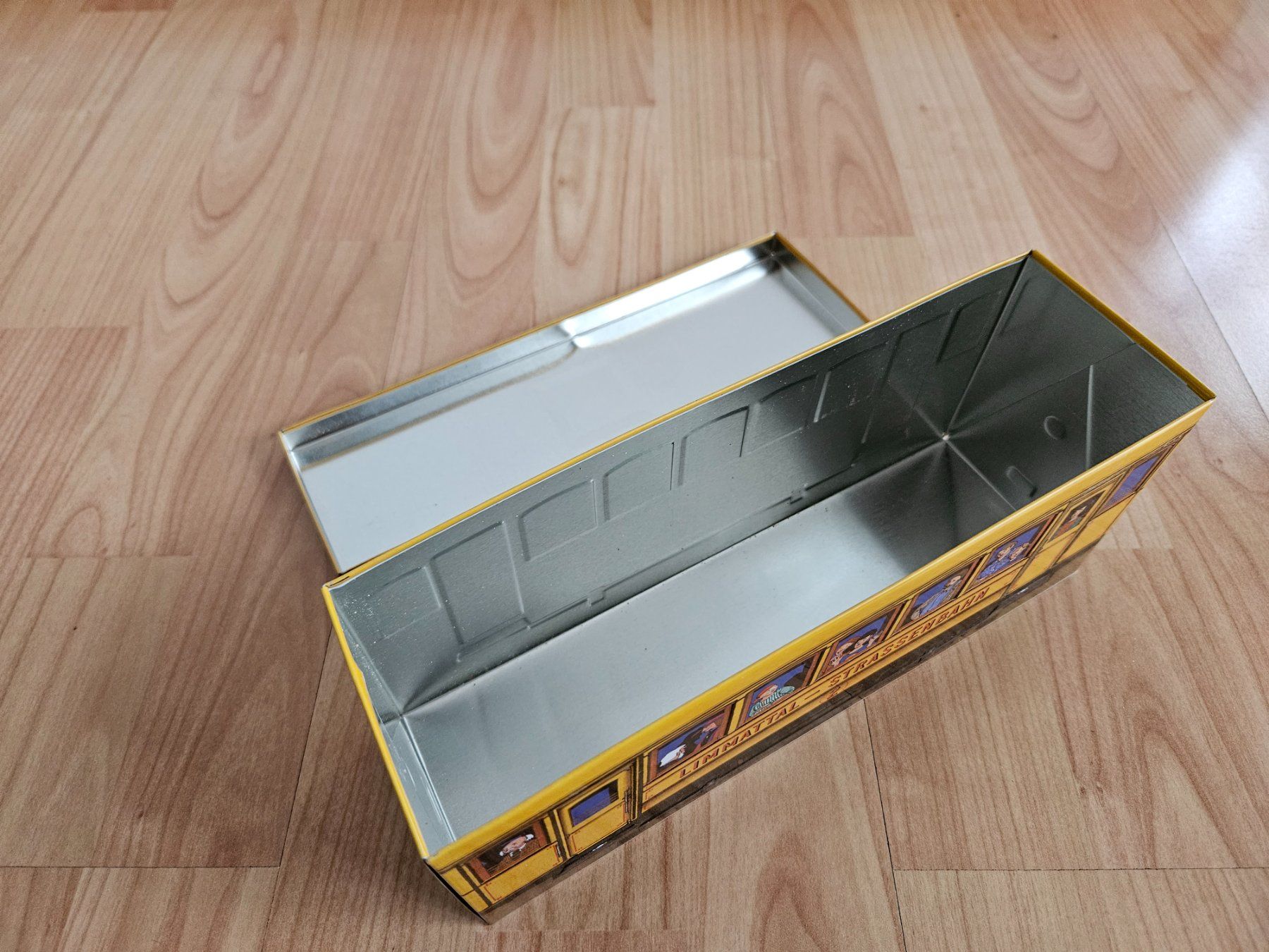 Altro in Decorazioni & Accessori: Limmatal-Strassenbahn Dose, Läckerli Huus – Usato da Untervaz venduto da FullFlap777 2
