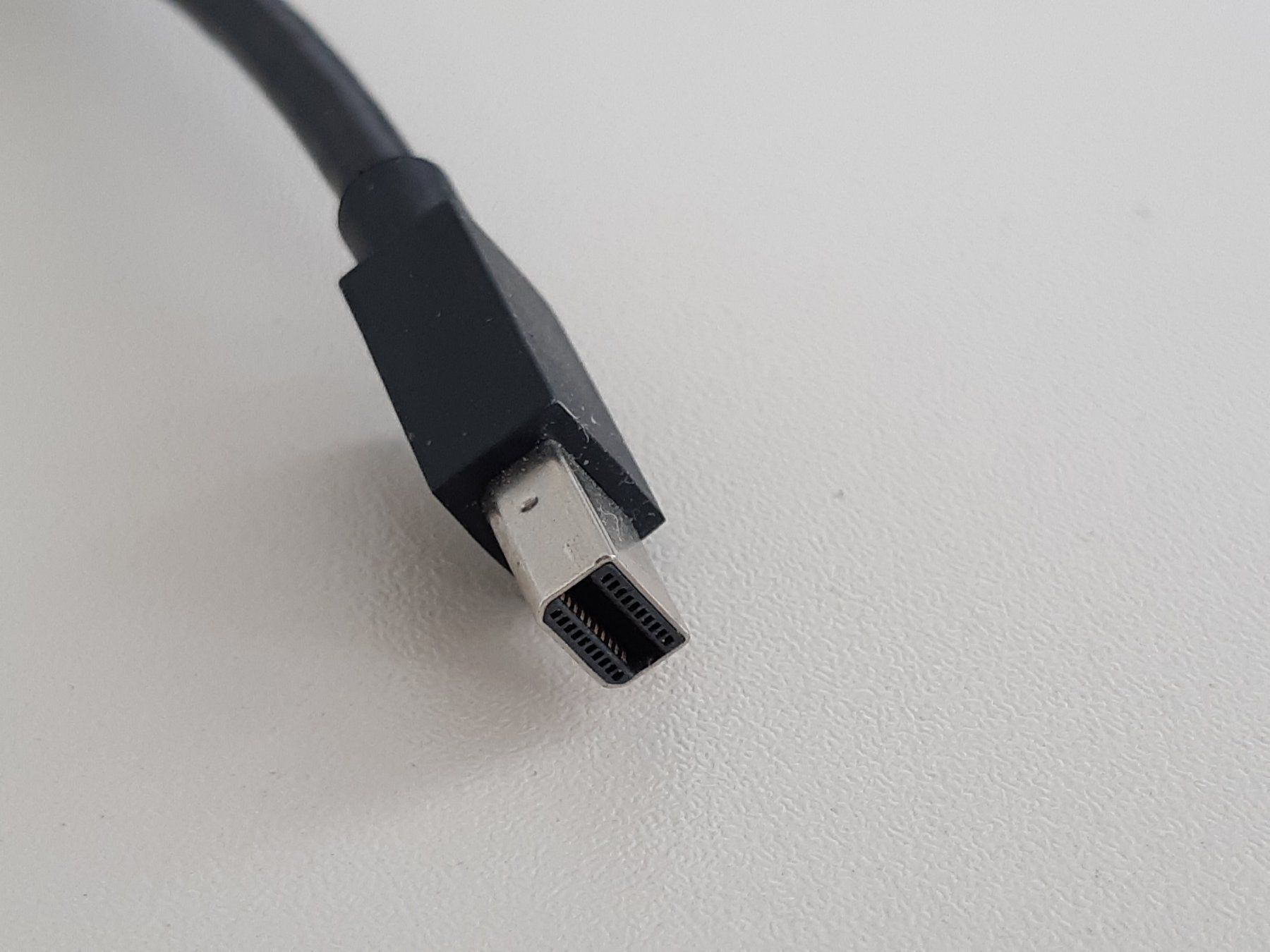 Microsoft Unità & Adattatore: MiniDisplayport - HDMI Adapter – Usato da Au ZH venduto da myamisumi 2
