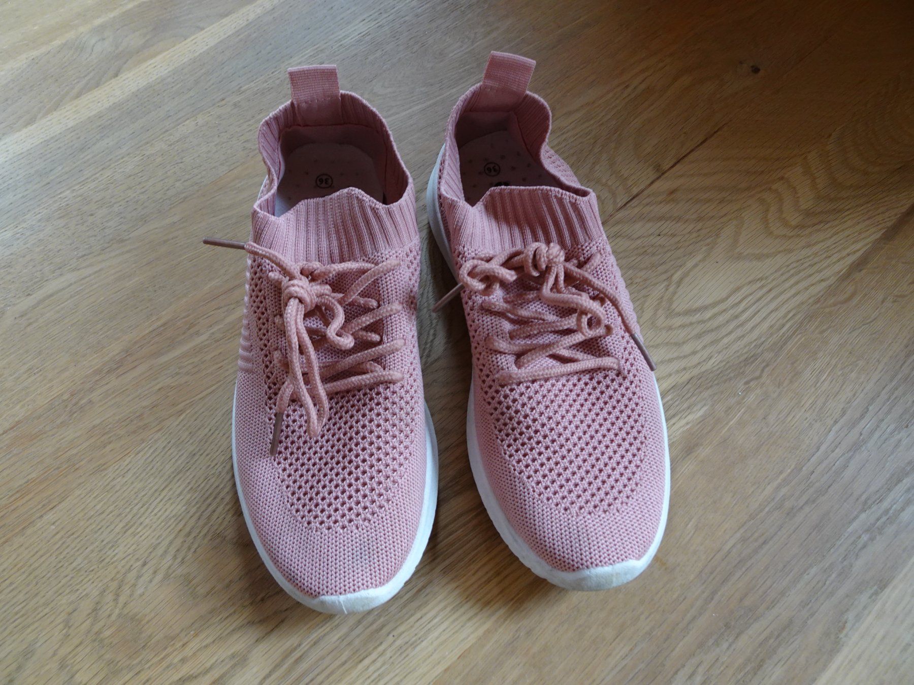Scarpe da donna: Altrosa Sneaker von Chicorée Gr. 36 - 260297 – Usato da Küssnacht am Rigi venduto da Schuhe-Secondhand 2