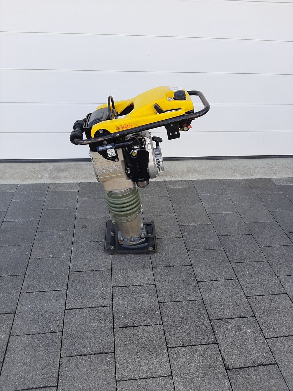 Wacker Neuson Tutte le macchine: Grabenstampfer Rammer Wacker Neuson – Usato da Rain venduto da Kleinmoto 2