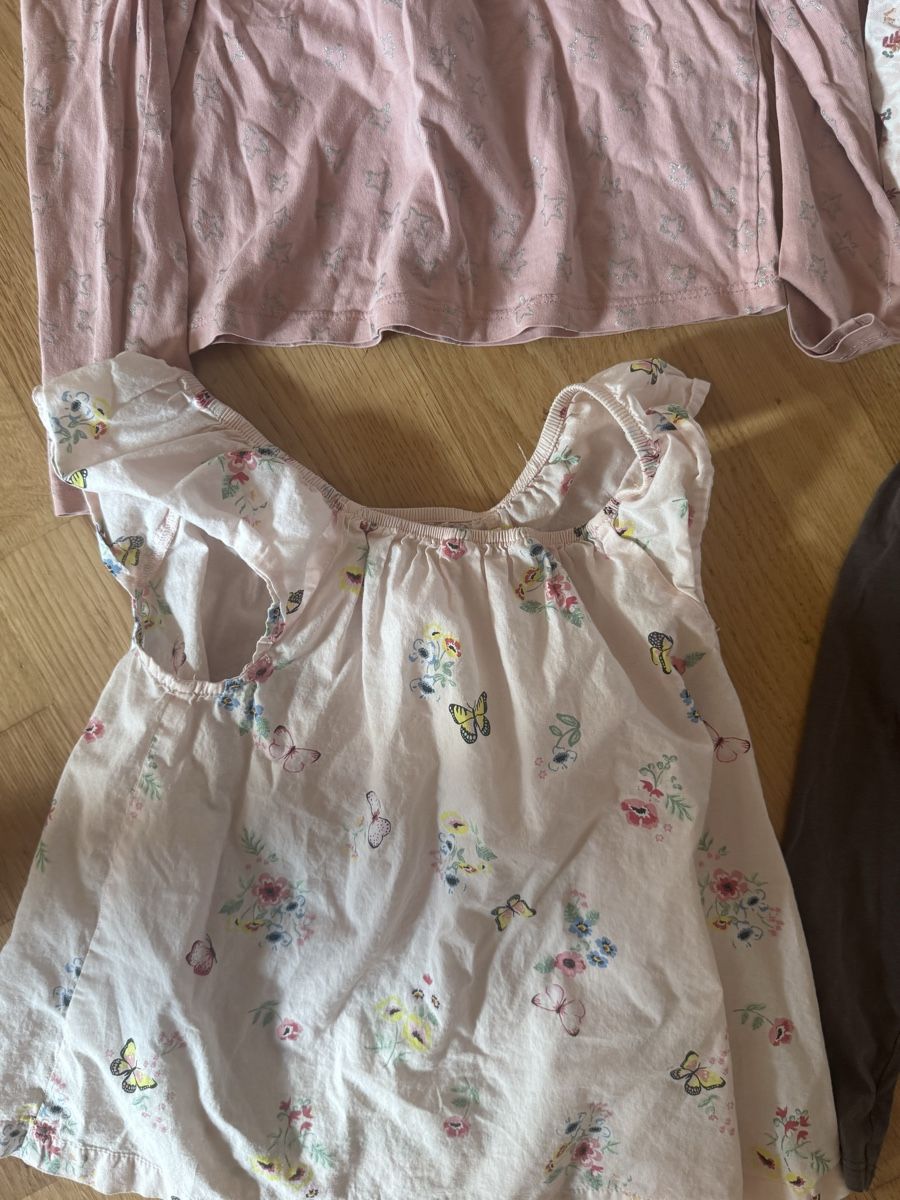 Camicette, T-shirt & Top: 6 Mädchen Shirts 128 – Usato da Wädenswil venduto da dorodi 1