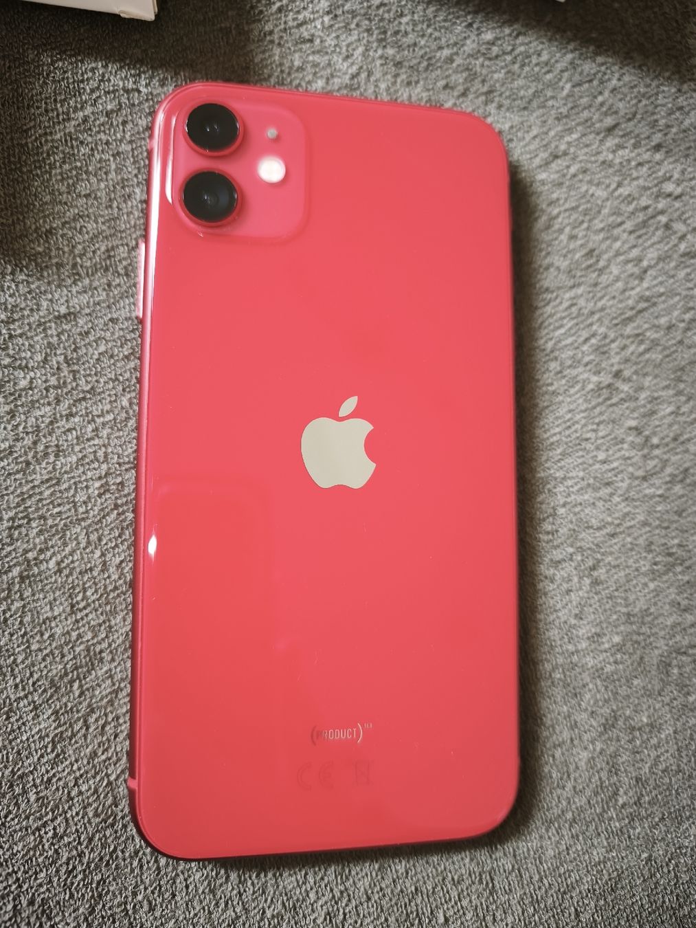 Apple Telefoni cellulari / Smartphones: iPhone 11 256 GB Product Red – Usato da Zeglingen venduto da Vanillacoke 9