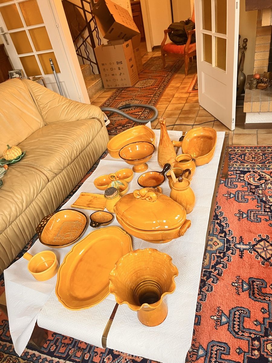 Tutte le decorazioni: Lot de vaisselle provençale couleur safran  – Usato da Plan-les-Ouates venduto da Cocochoco 2