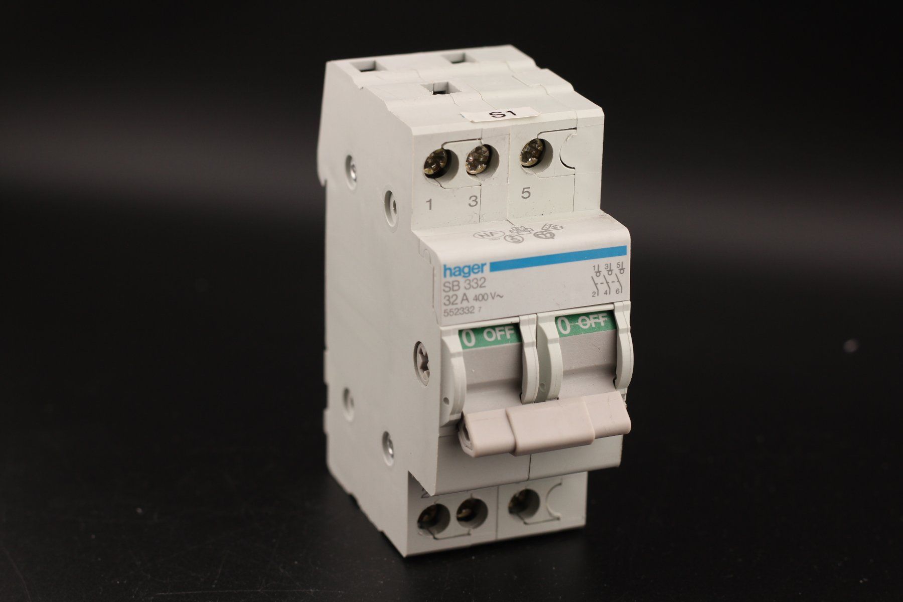 Hager Interruttori: Hager SB 332 SB332 32A REG Kippschalter – Usato da Winterthur venduto da Hint17