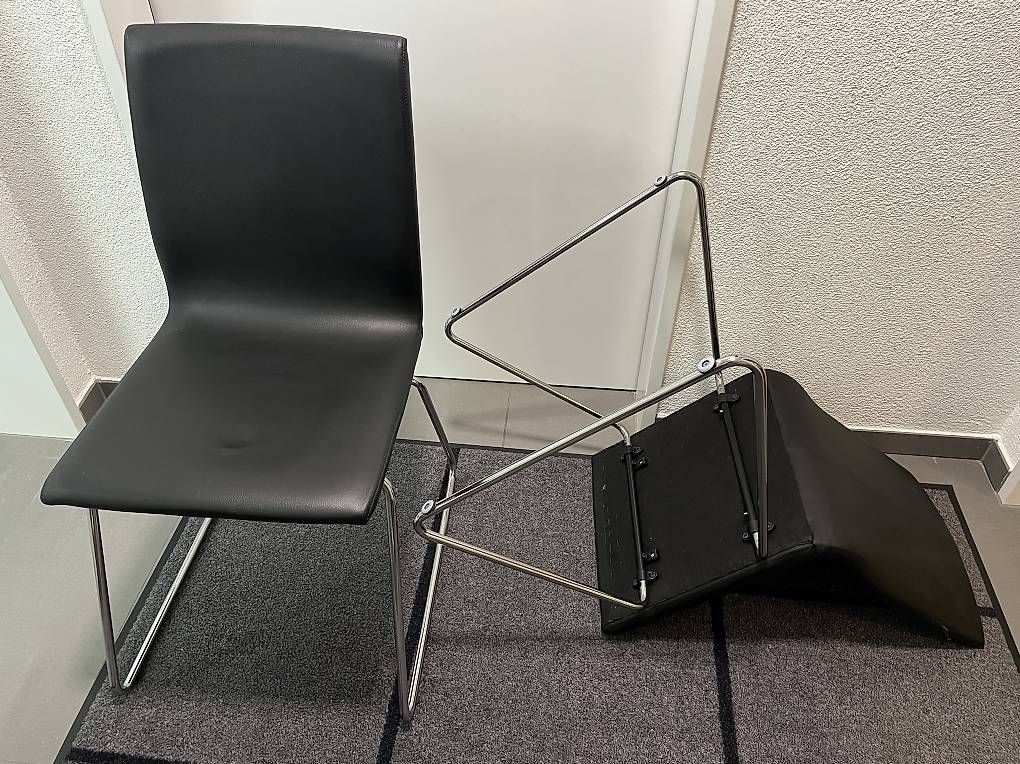 Sedie: Stuhl mit Metallbein – Usato da Endingen venduto da sporty68 4