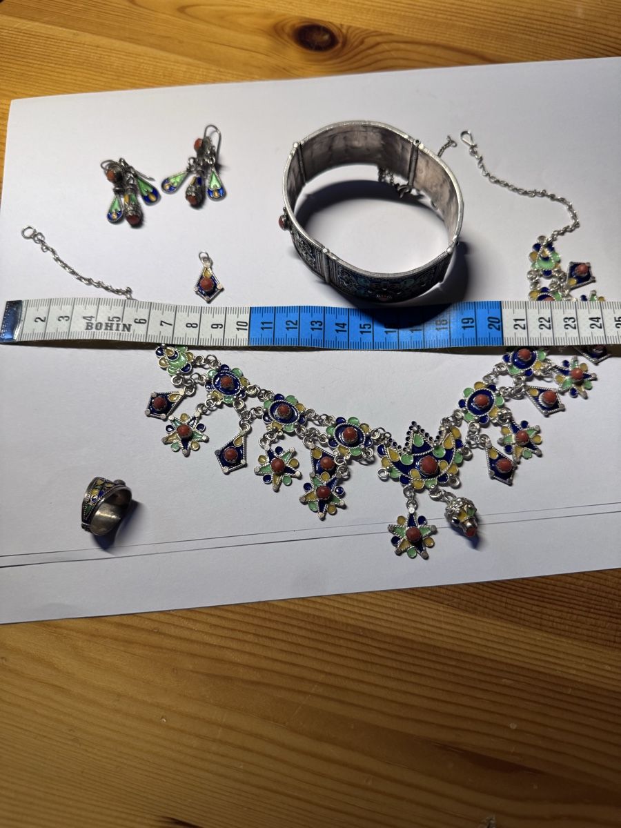 Altri gioielli: Superbe parure bijoux anciens argent émaillé corail – Usato da Vésenaz venduto da Angela.C3 3