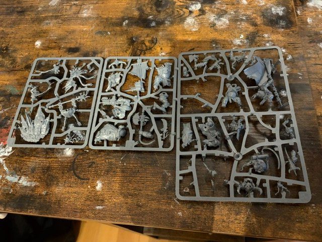 Kits de montage: Warhammer 40k Orks - Charaktere - Armageddon Box – D'occasion à Wittnau par F1asko