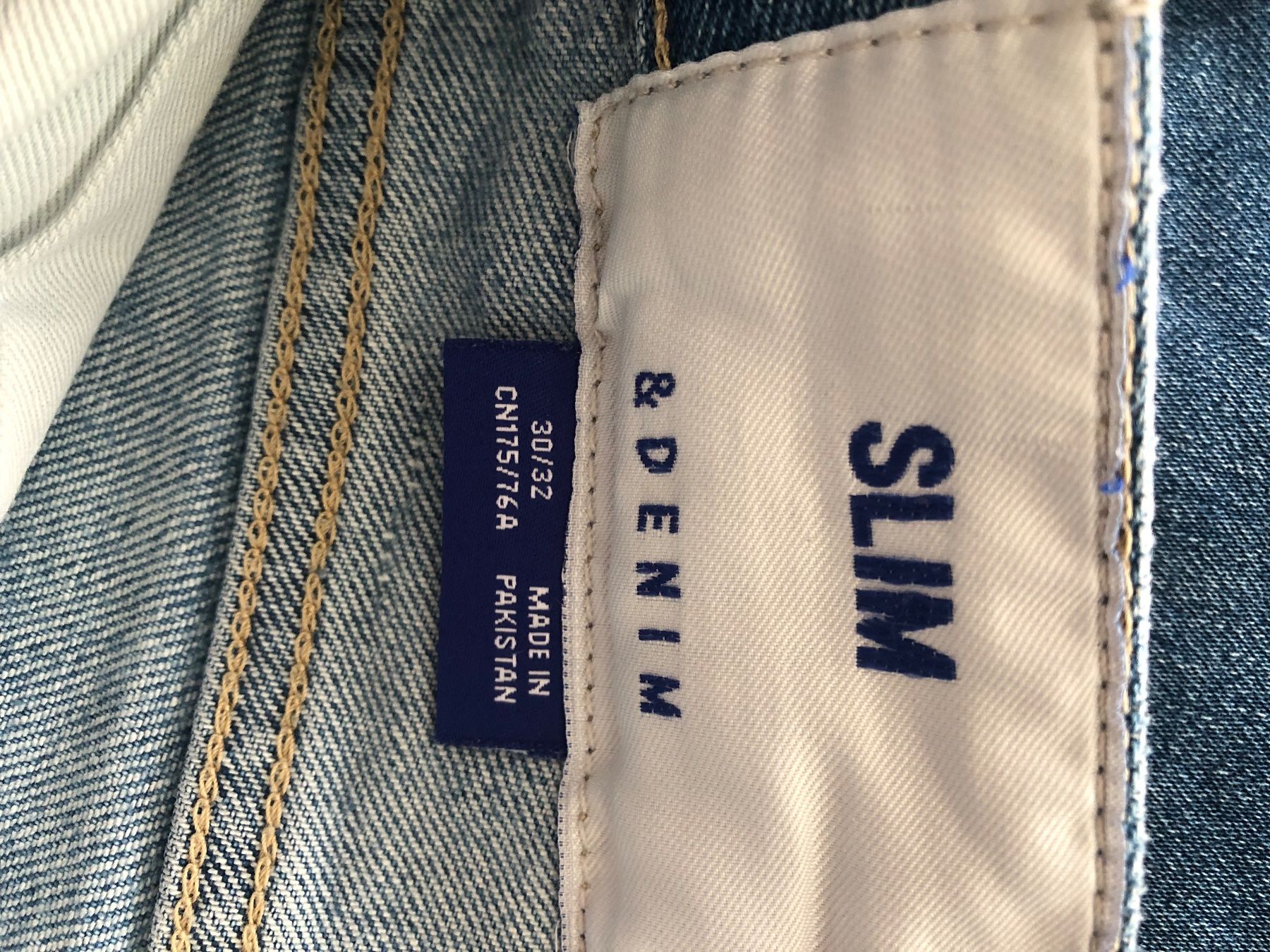 H&M Lotti di vestiti: 3 Jeans Slim Denim H&M 30/32 – Usato da Dübendorf venduto da Saturnin35 1