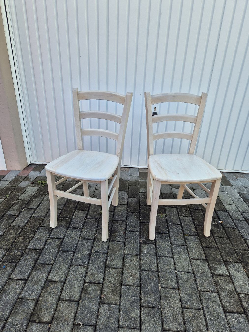 Chaises: 2 Holzstühle – D'occasion à Vilters par Fleiflomi