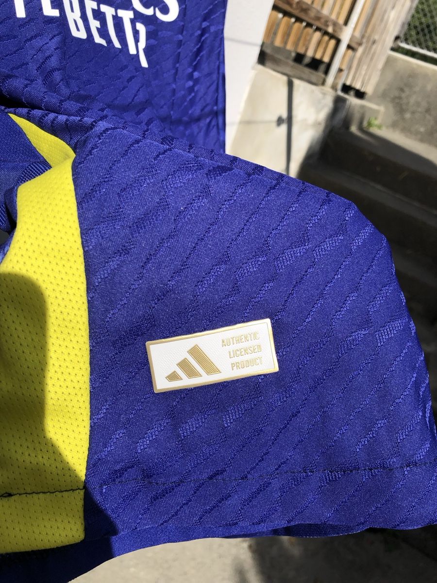 Real Madrid Maillots de corps & Pantalons: Real Madrid Jersey – D'occasion à Fribourg par ann_l9b7 4