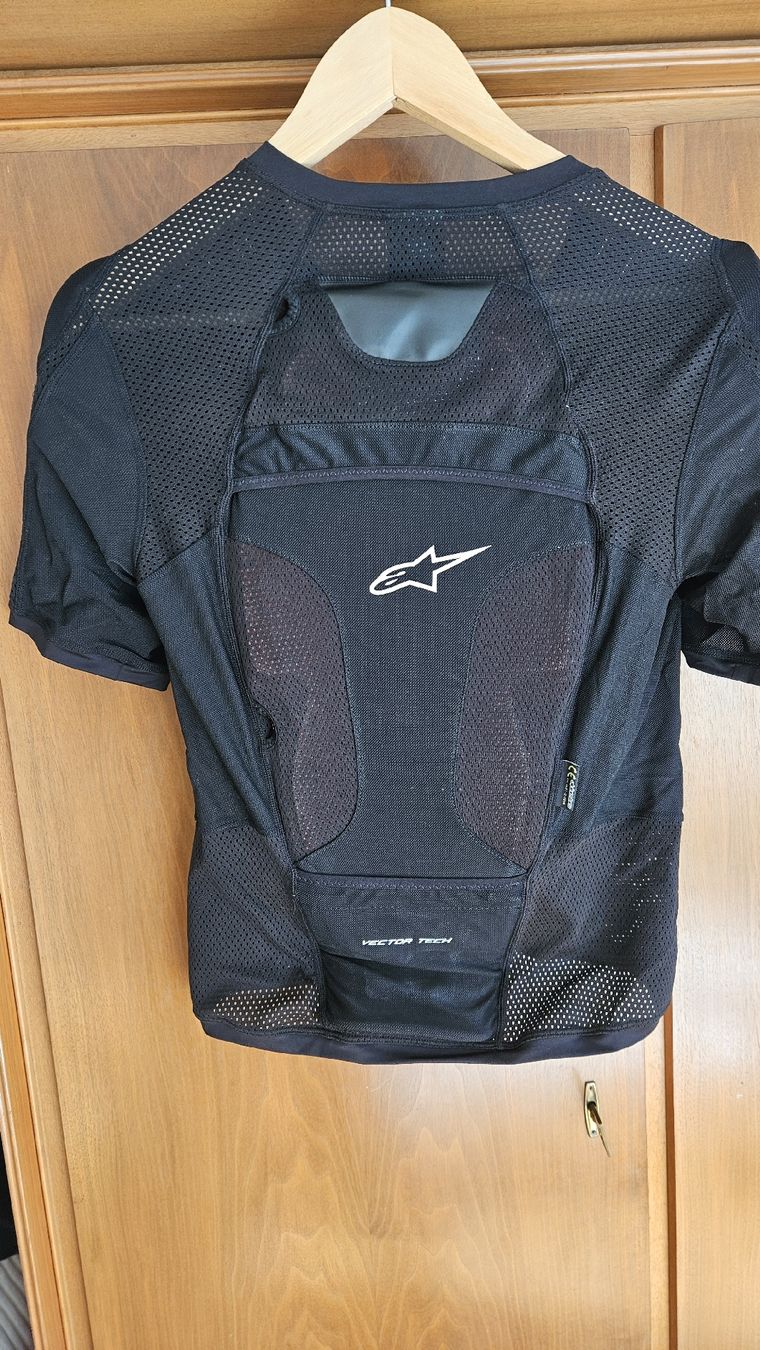 Alpinestars Protezioni & Imbottiture: Alpinestars Vector Tech Protection Jacket Short Sleeve, L – Usato da Zürich venduto da OegC 1