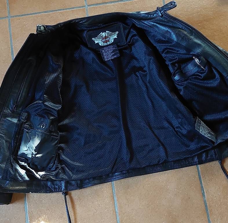 Harley-Davidson Giacche: Schöne Harley Davidson Lederjacke, schwarz – Usato da Utzenstorf venduto da Waldi66 1