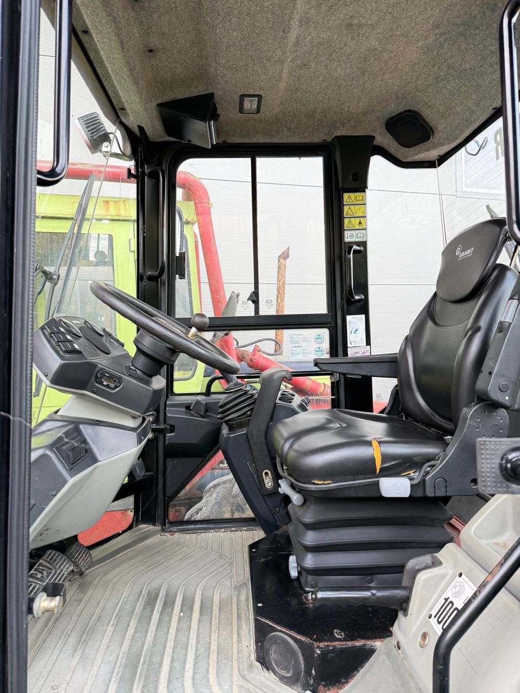 Caterpillar Caricatori: Pneulader CAT 906 – Usato da Wittenbach venduto da HofstetterMechanik 4