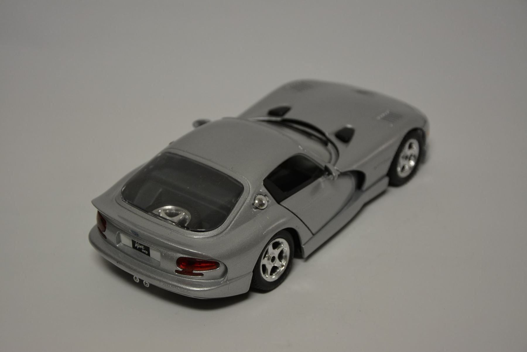 Bburago Modellini d'auto: Dodge Viper GTS , Bburago , 1:24 – Usato da Goldach venduto da Feivel9 6