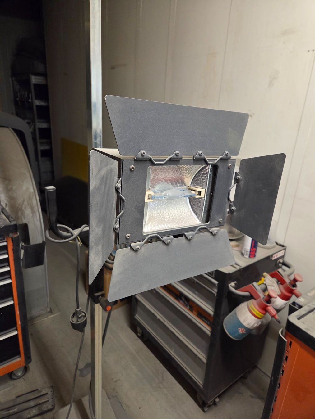 Lampade: UV-A Lampe 400W auf Stativ mit Timer gebraucht – Usato da Langenthal venduto da Calag 2