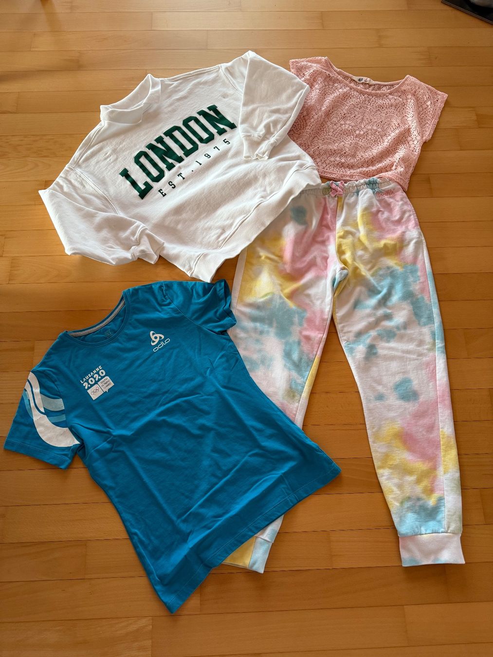 Lotti & Set di vestiti: Outfit Mädchen 152/164 oder kleine Damen 32-34 – Usato da Wallbach venduto da 10merlin