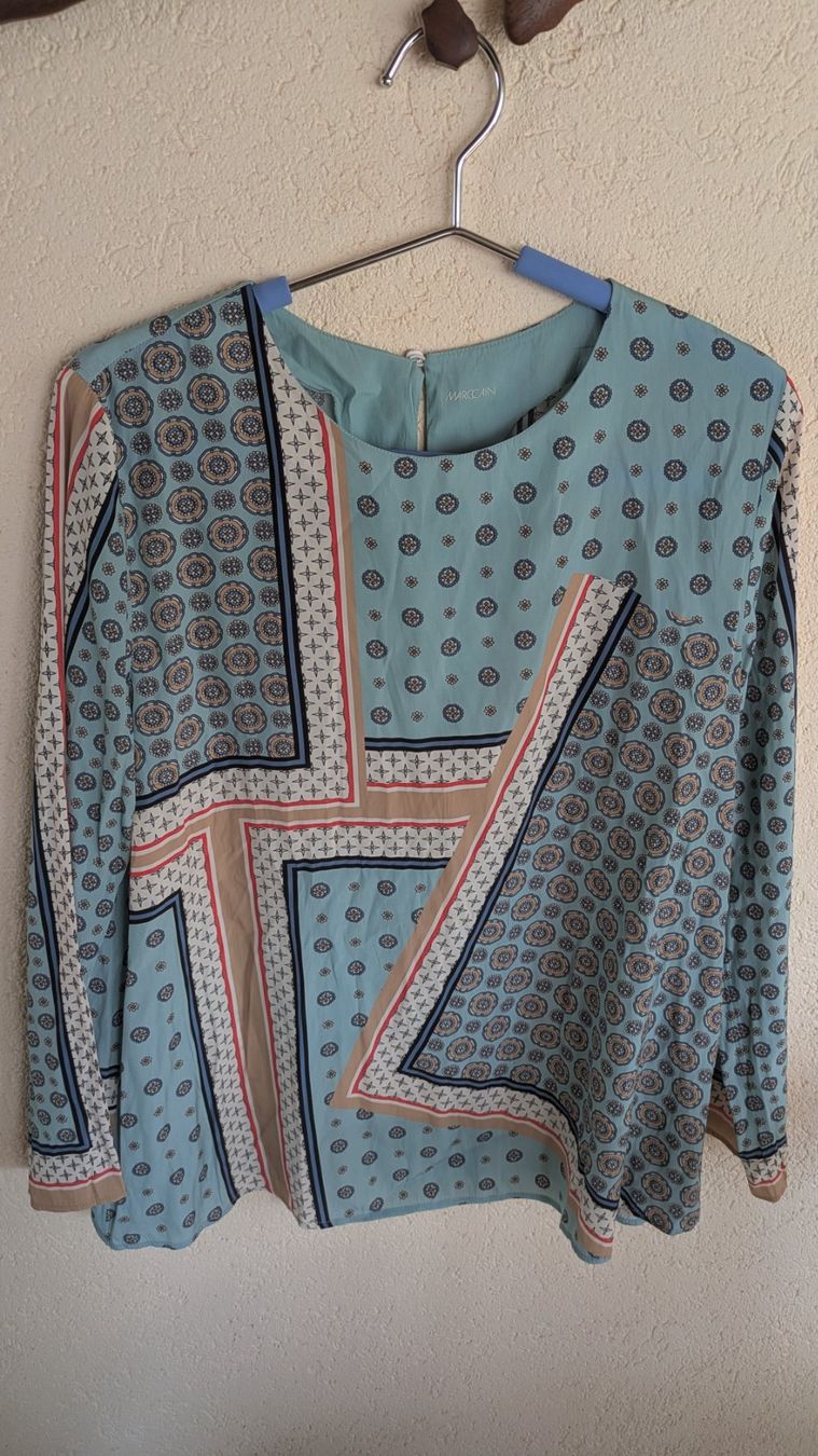 Marc Cain Blusen: Bluse MARCCAIN N 3 gemustert guter Zustand – Gebraucht aus Fislisbach von irli