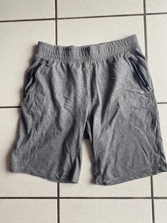Herren Shorts Grau Grösse M guter Zustand