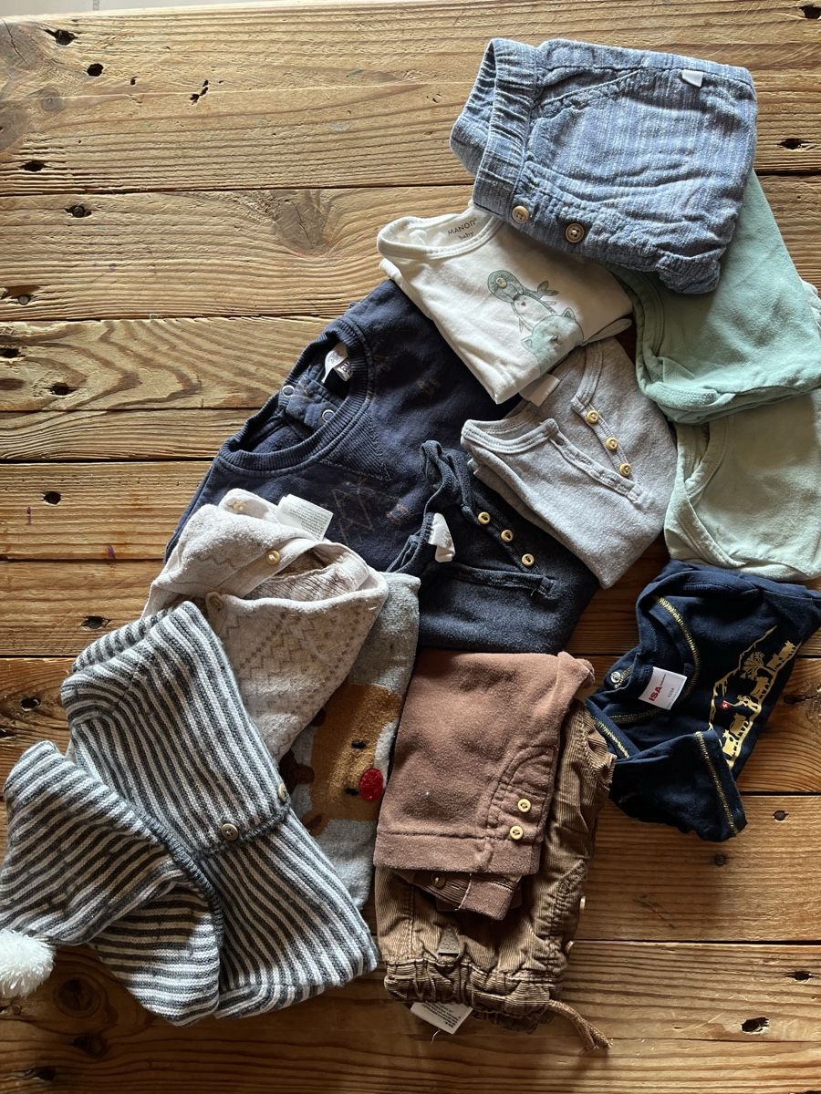 Lotti & Set di vestiti: Kleiderset Grösse 62/68 – Usato da Nesslau venduto da -Unique-