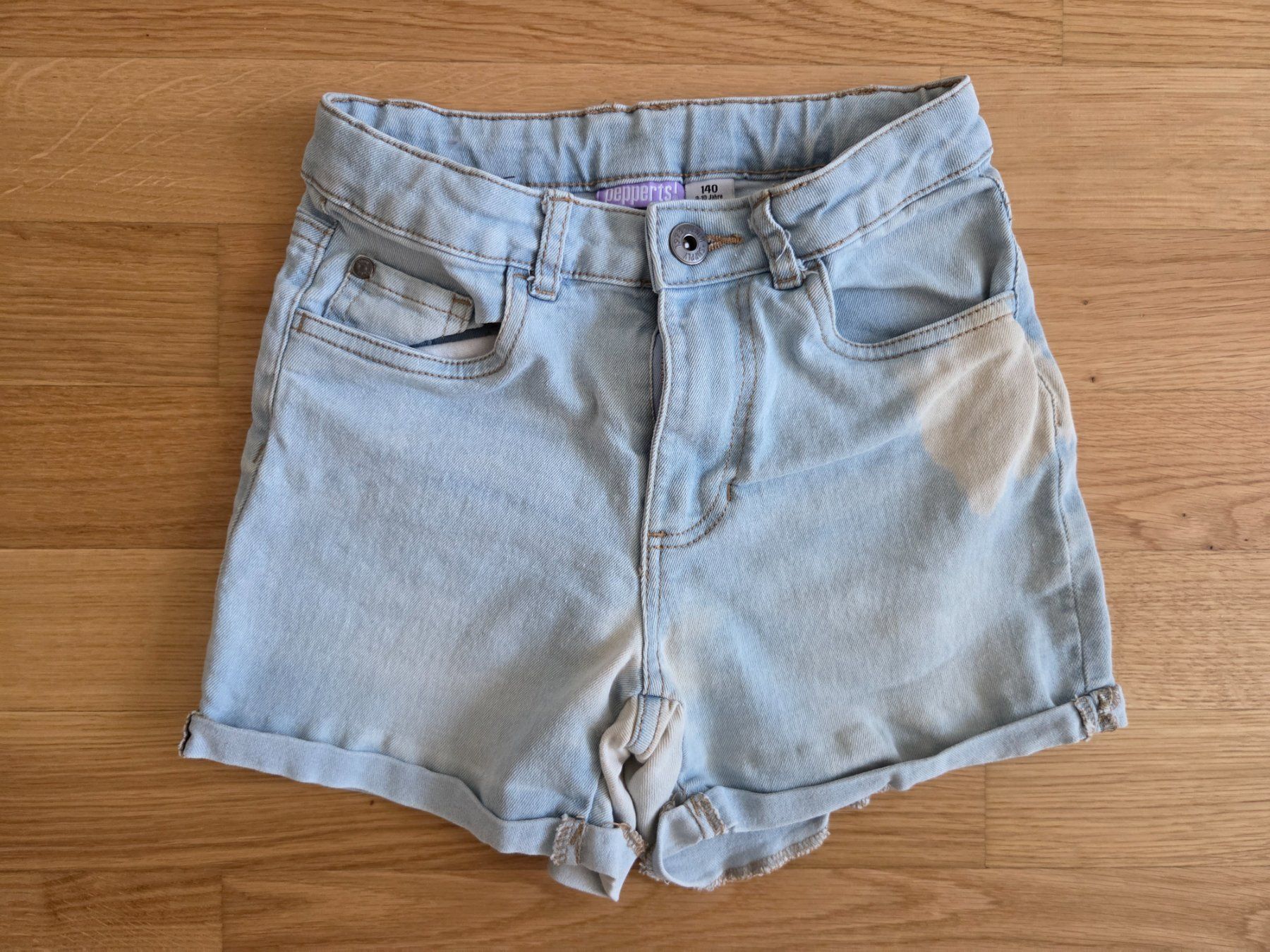 Pantaloni: Jeans Shorts, Gr. 140, – Usato da Glattpark(Opfikon) venduto da dememora